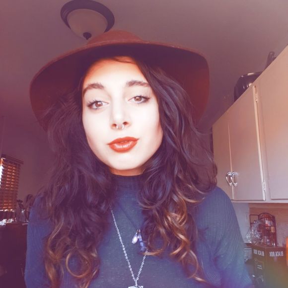 Meet your Posher, Raven - Picture 1 of 1